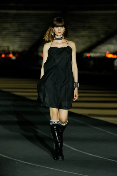 Look 13